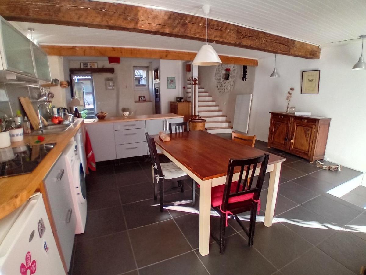 Maison De Village Bourdeaux Kültér fotó